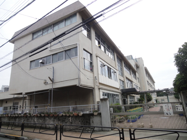 Primary school. 490m to Hachioji Municipal first elementary school (elementary school)