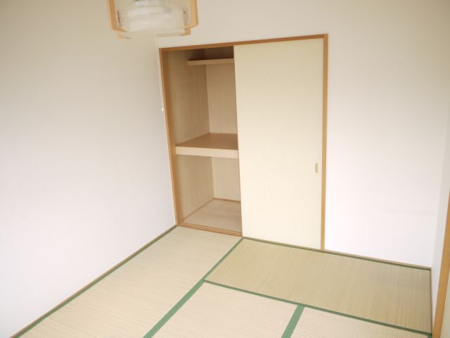 Living and room. Nap of the pets come in your room of Gochira.