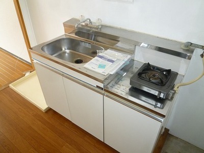 Kitchen. Gas stove can be installed