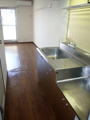 Kitchen. It is the scenery that saw each room from the kitchen ・ ・ ・ ・ .