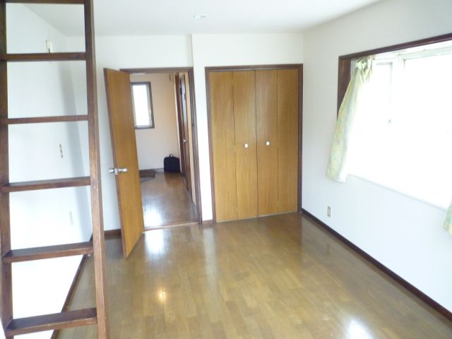Living and room. Flooring warmth of wood friendly
