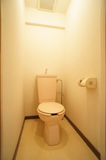 Toilet. This breadth that does not feel cramped feeling!