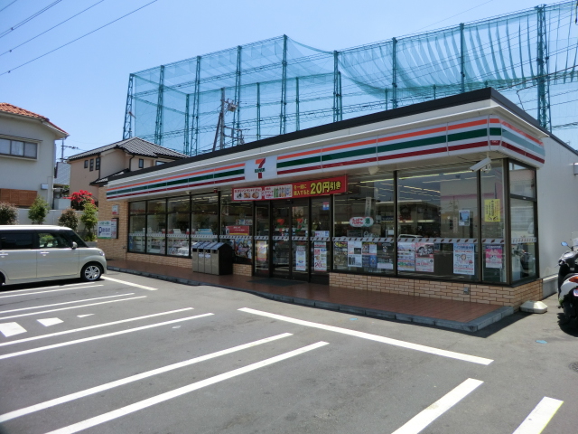 Convenience store. Eleven Keio Yamada Station store up to (convenience store) 578m
