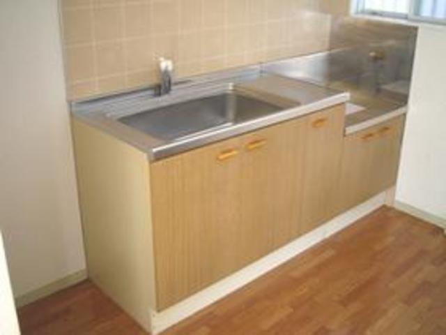 Kitchen. Gas stove can be installed