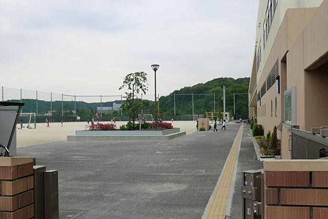 Primary school. 960m to Hachioji Municipal Minamino Kimita elementary school