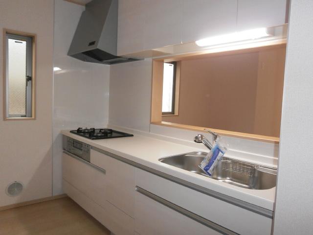 Kitchen. Face-to-face kitchen, Cleaning effortless three-necked gas stove