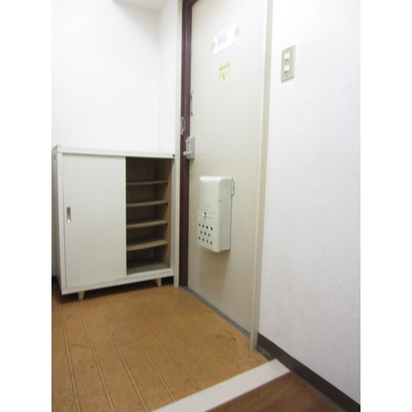 Other room space. Japanese-style room is also equipped with veranda ~ There is also a closet