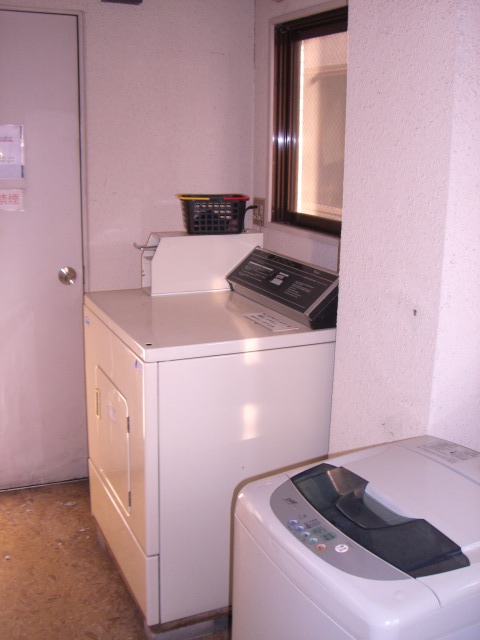 Other common areas. There is also a coin-operated dryer. 