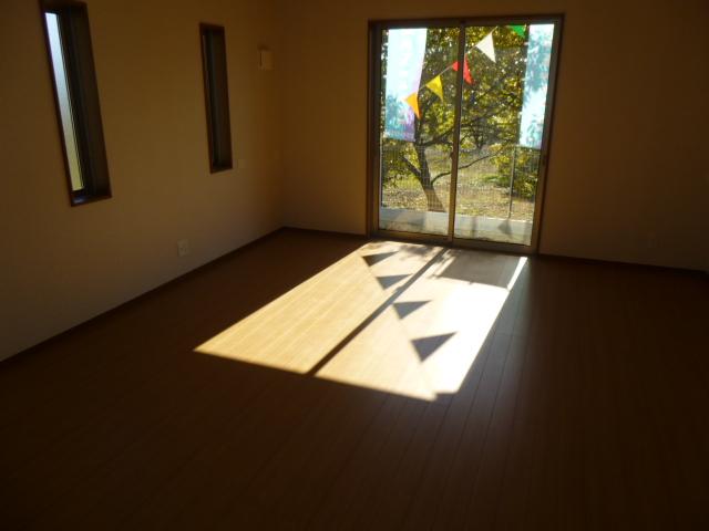 Living. 5 Building