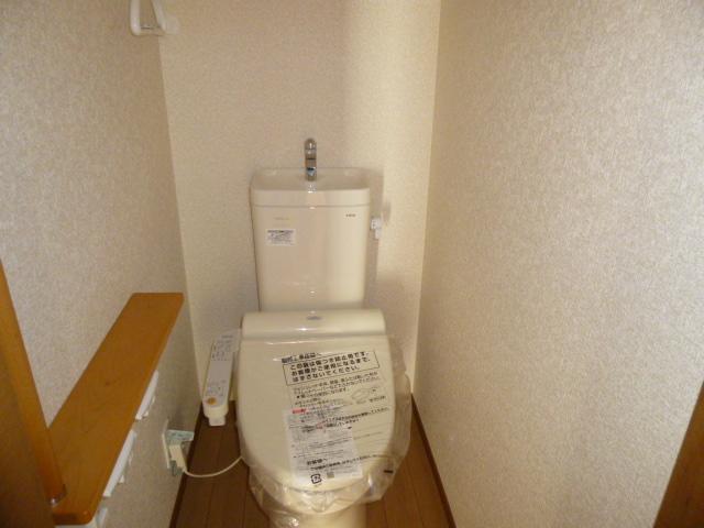Toilet. 5 Building