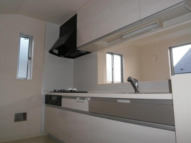 Kitchen. 1 Building Face-to-face kitchen, Cleaning Easy three-necked gas stove, Convenient hand shower