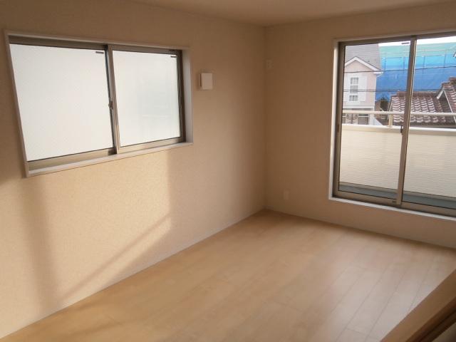 Living. 1 Building