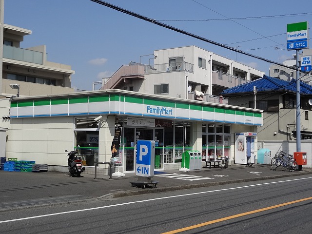 Convenience store. 106m to Family Mart (convenience store)