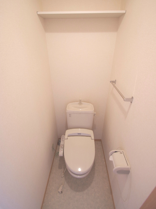 Toilet. Is the other room number of the room. (image)