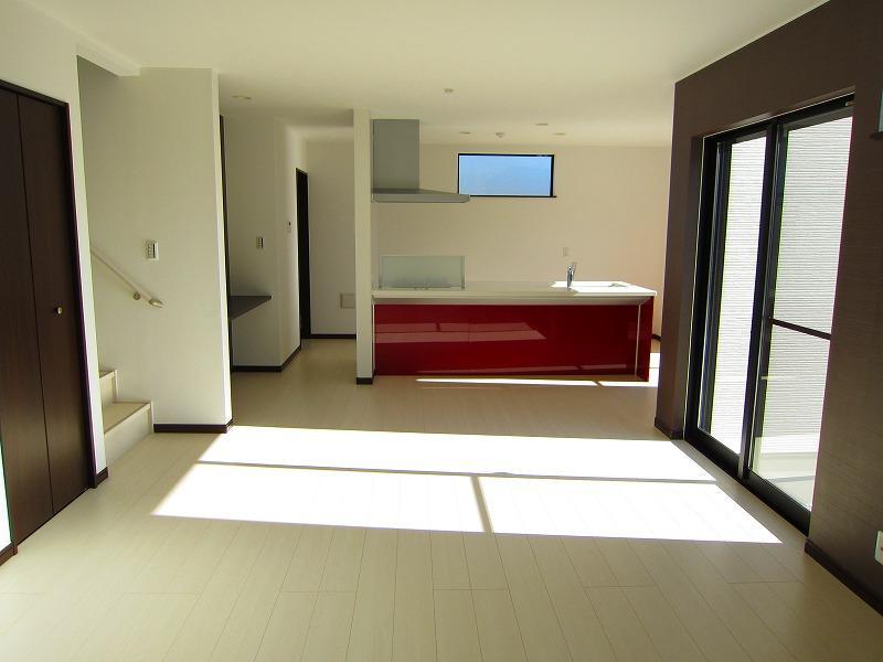 Living. 18 tatami room there is space, With floor heating