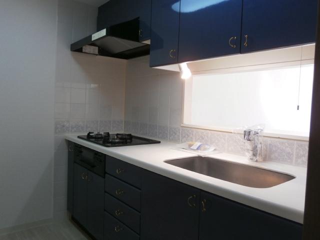 Kitchen. Easy also clean in the gas stove new exchange of glass top