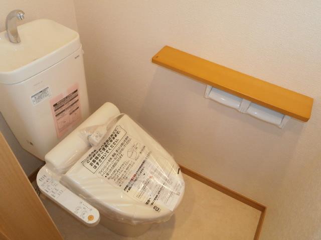 Toilet. 1 Building