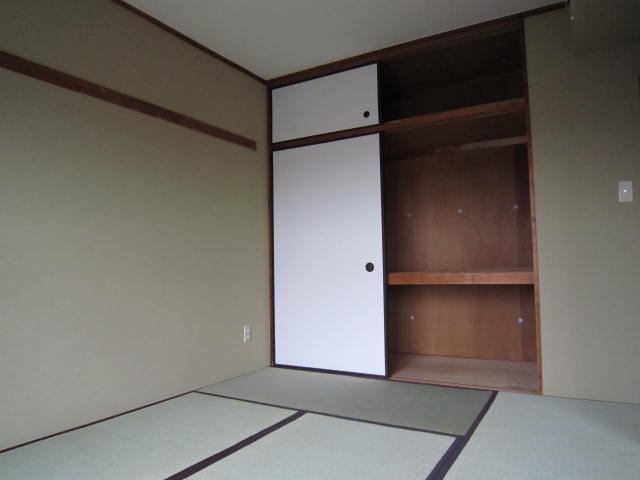 Other room space. It can push of between 1