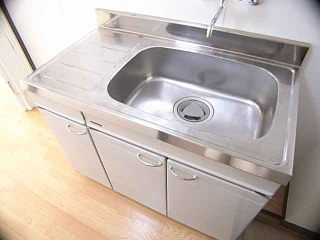 Kitchen. Two-burner stove installation Allowed