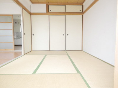 Living and room. Japanese-style room 6 quires