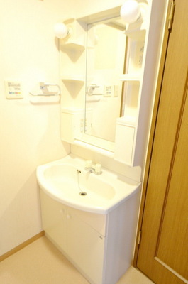 Washroom. ☆ Independent wash basin I happy ☆