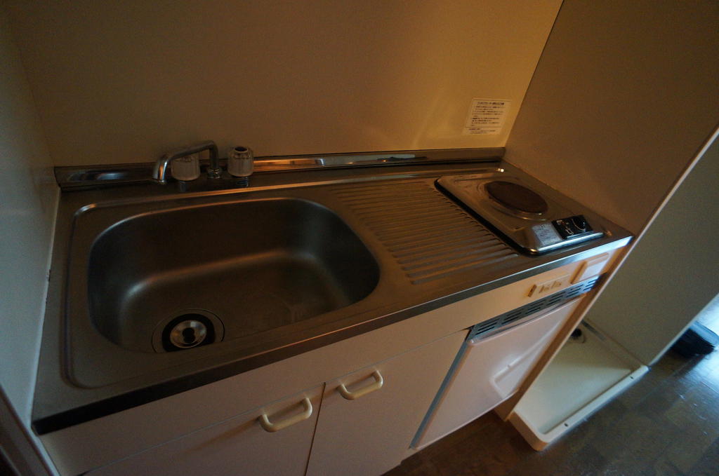 Kitchen.  ☆ 1-neck IH heater ☆ Stainless steel sink ☆ Usability ◎