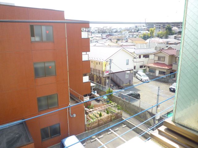 Balcony. Also GOOD view at the top floor corner room