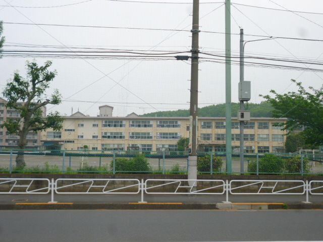 Primary school. Municipal Nakanokita up to elementary school (elementary school) 560m