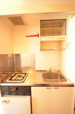 Kitchen.  ☆ Gas stove Installed! You can also required cuisine of firepower ☆