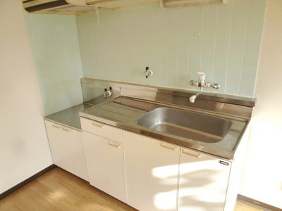 Kitchen. Gas stove can be installed