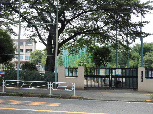 Primary school. 665m to Hachioji Municipal Higashiasakawa elementary school (elementary school)