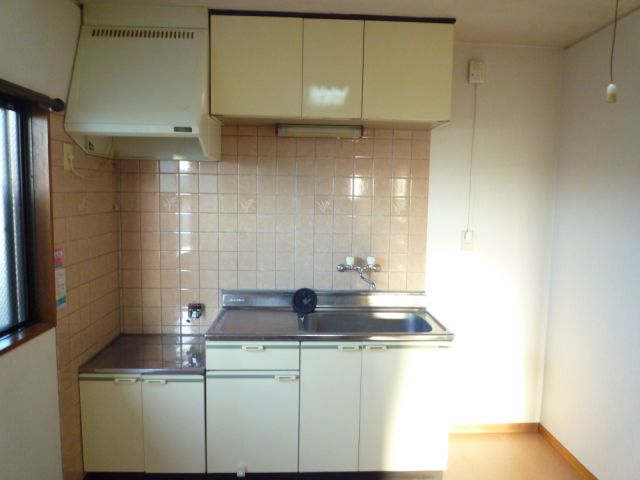 Kitchen. Gas stove can be installed kitchen