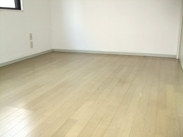 Other room space. Western-style 6 tatami flooring