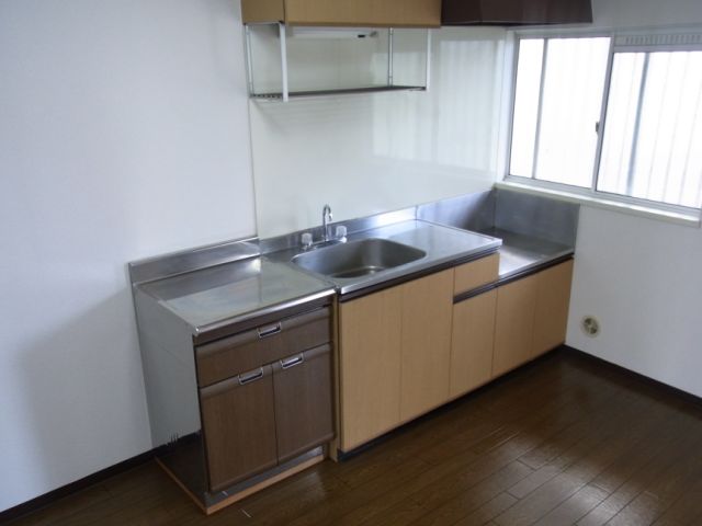 Kitchen.  ◆ Wide and clean kitchen ◆ 