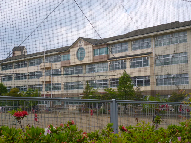 Junior high school. 600m to Hachioji Municipal Kamiyugi junior high school (junior high school)