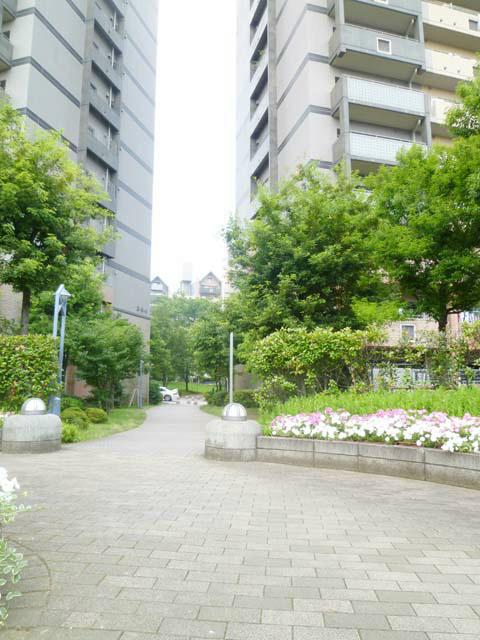 Other common areas. Until the station promenade