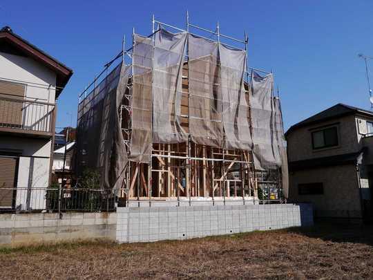 Local appearance photo. Good per sun per quiet residential area two car space possible in the south present condition vacant lot.