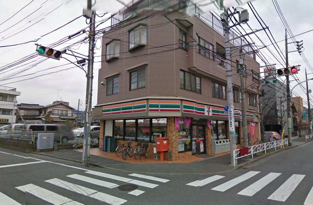 Convenience store. 1000m to Seven-Eleven