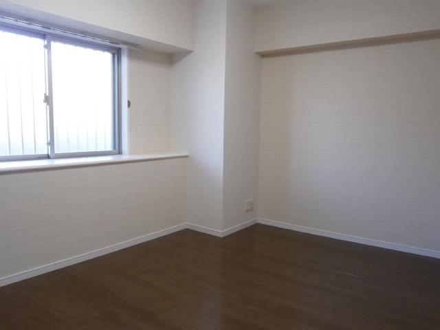 Non-living room. Western-style all rooms have windows to per yang ・ Ventilation good