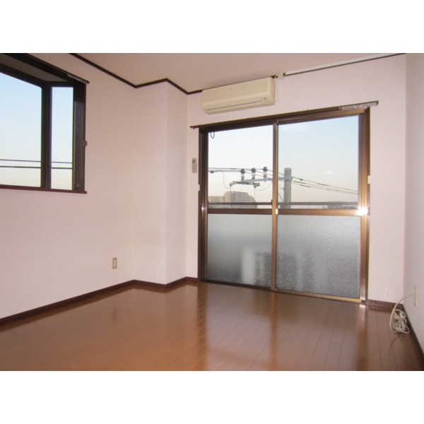Living and room. Bright two-plane daylight Western-style ~ It is with veranda