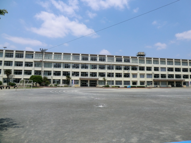 Primary school. 253m to Hachioji Municipal Naganuma elementary school (elementary school)