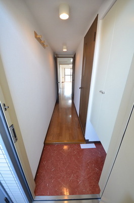 Entrance.  ☆ It is the front door with shoes BOX ☆ 