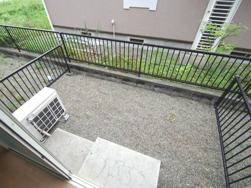 Balcony. It is this room dedicated garden! 