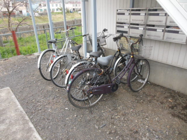 Other common areas. Bicycle parking space also ensure