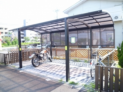 Other common areas. It is a roof with bicycle parking. 