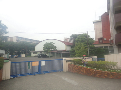 Primary school. Yokogawa to elementary school (elementary school) 383m