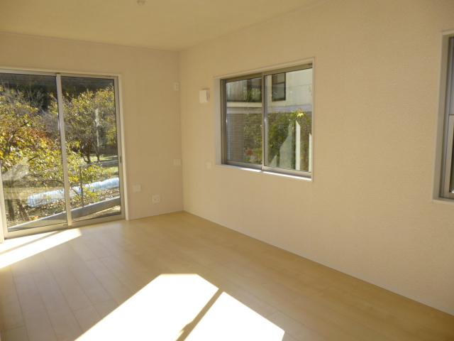Living. 4 Building