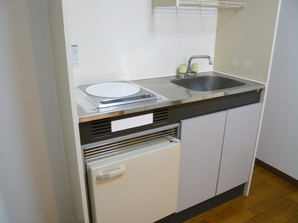 Kitchen.  ☆ Compact and white keynote ☆