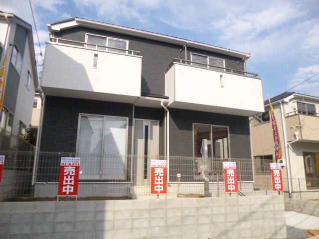 Local appearance photo. 1 Building