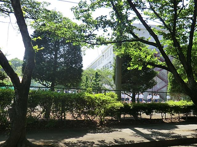 Junior high school. Nagafusa 910m until junior high school
